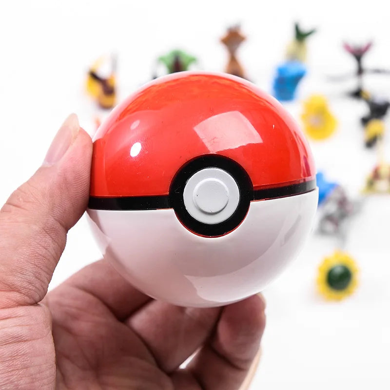 Poké Ball con Figura Pokémon – Master Ball + Mini Figura Coleccionable